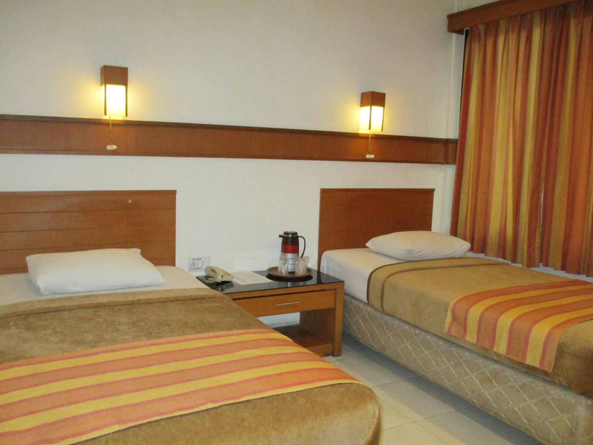 Hotel Caravan Tanah Abang Jakarta Exterior foto