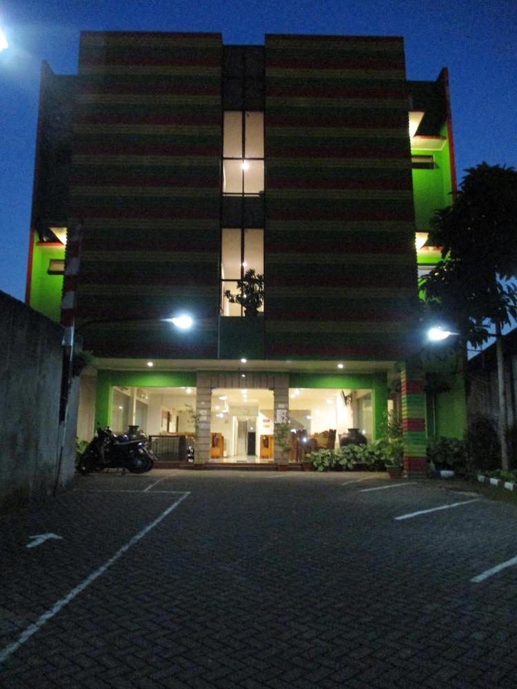 Hotel Caravan Tanah Abang Jakarta Exterior foto