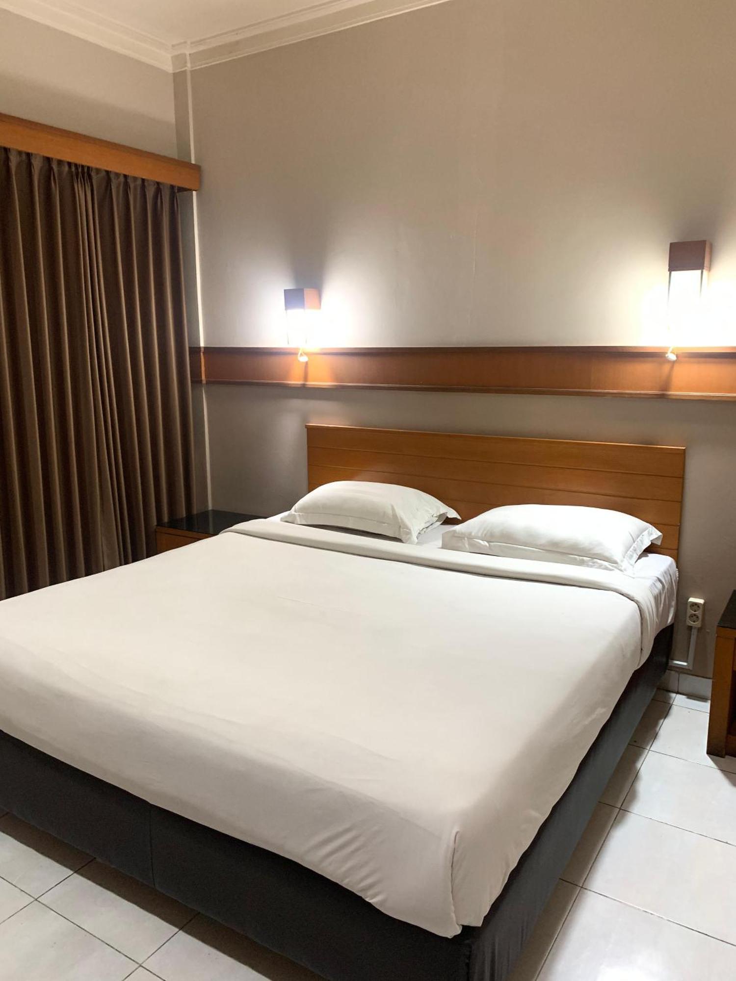 Hotel Caravan Tanah Abang Jakarta Exterior foto