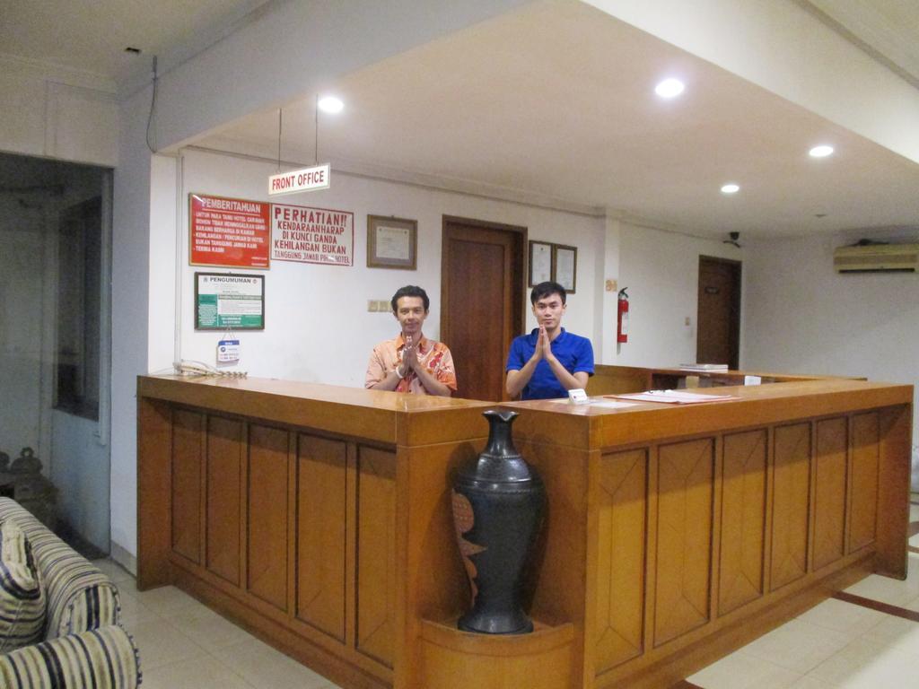 Hotel Caravan Tanah Abang Jakarta Exterior foto