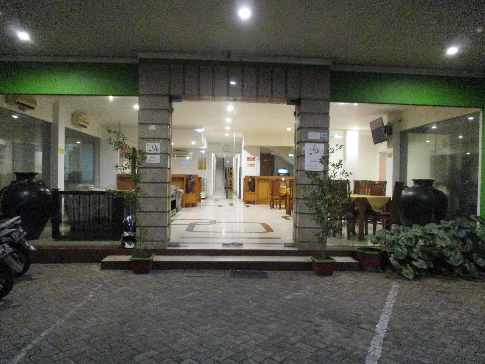 Hotel Caravan Tanah Abang Jakarta Exterior foto