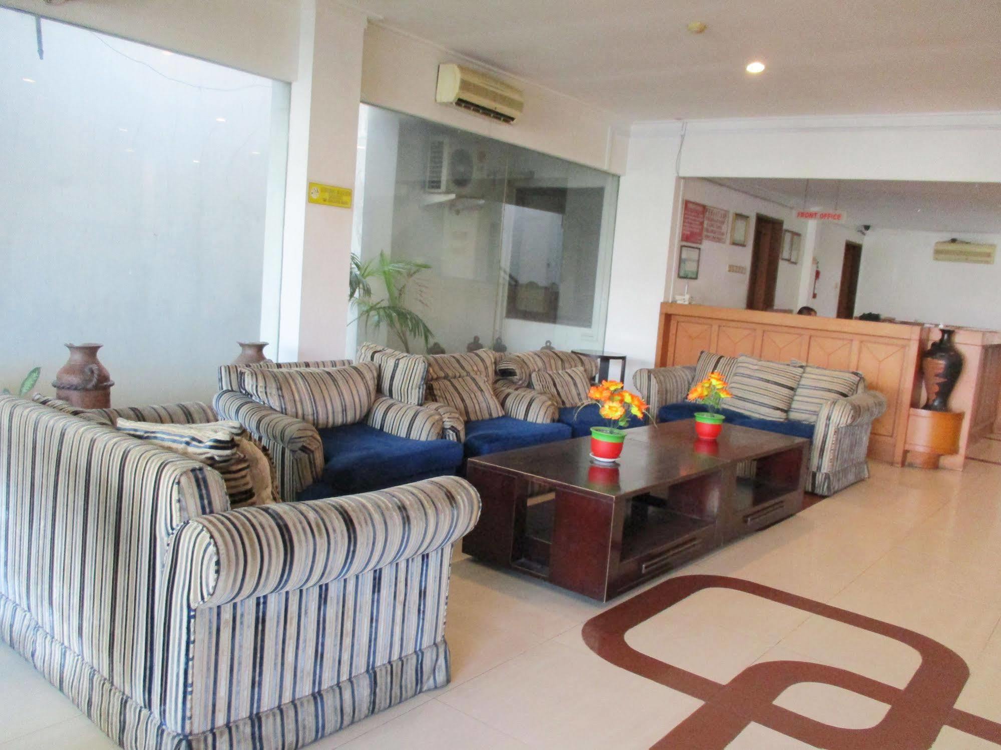 Hotel Caravan Tanah Abang Jakarta Exterior foto