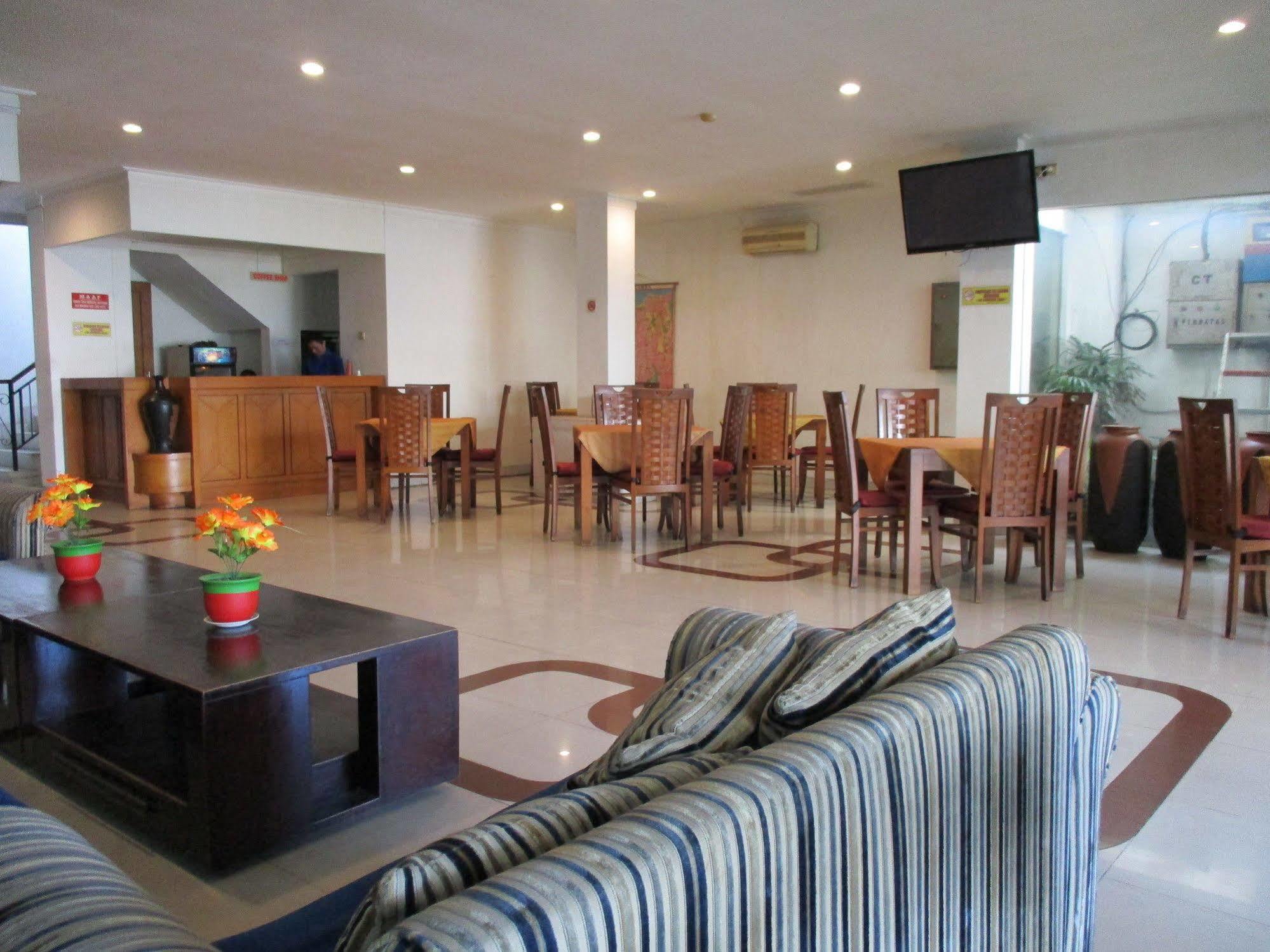 Hotel Caravan Tanah Abang Jakarta Exterior foto