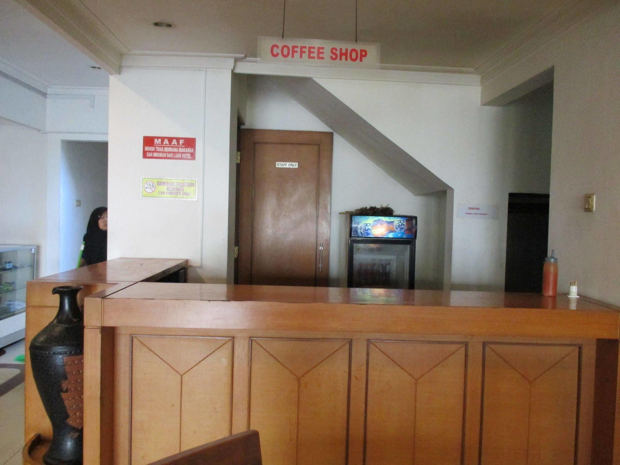 Hotel Caravan Tanah Abang Jakarta Exterior foto