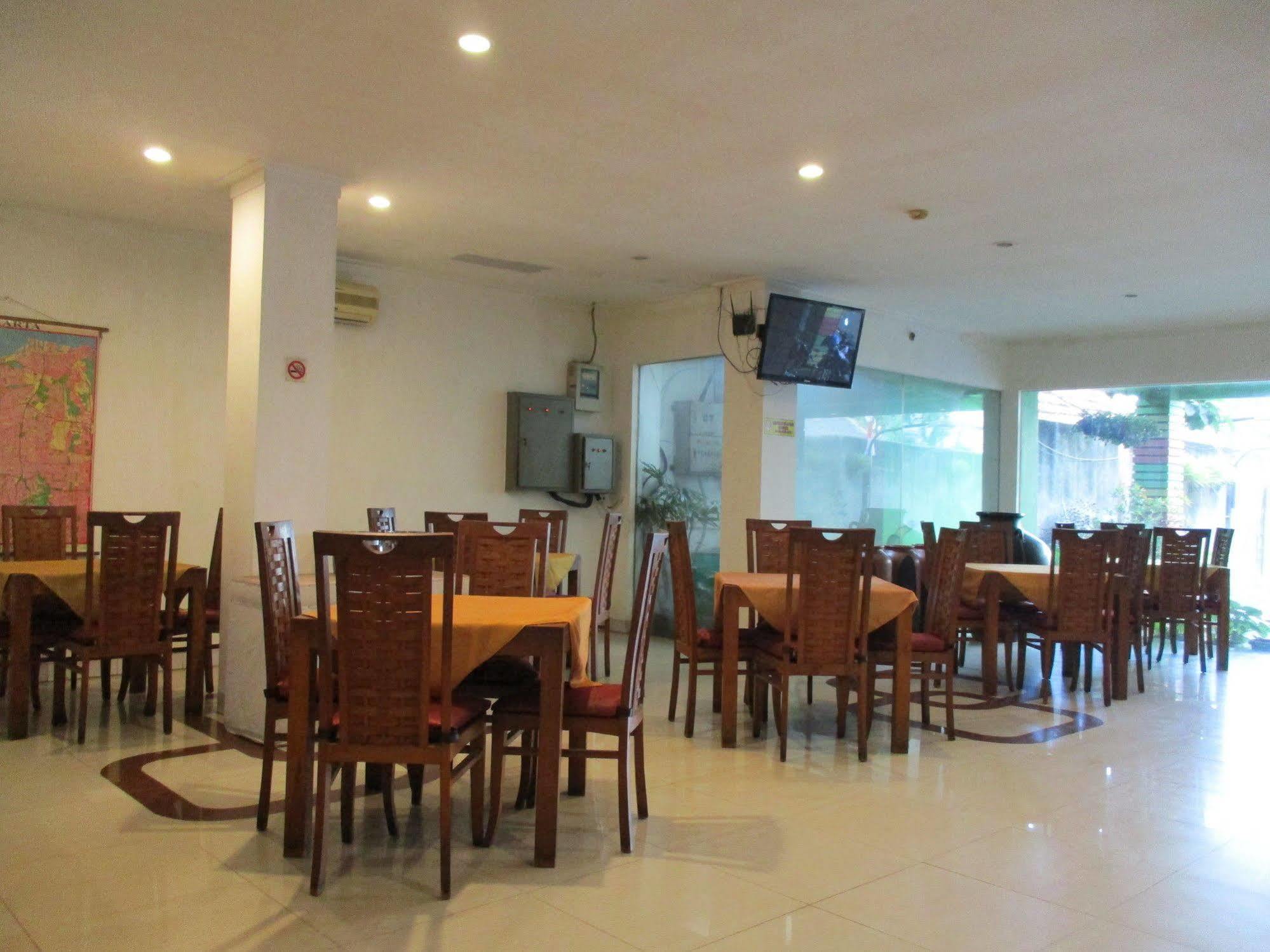 Hotel Caravan Tanah Abang Jakarta Exterior foto